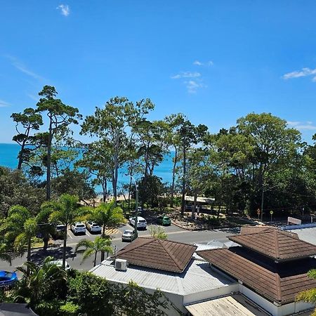 Grand Mercure Allegra Hervey Bay Exteriör bild View of the beach from the hotel