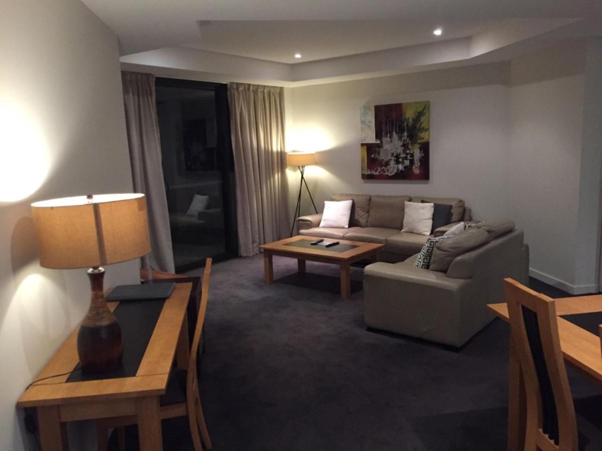 Grand Mercure Allegra Hervey Bay Exteriör bild Living room of a two-bedroom apartment
