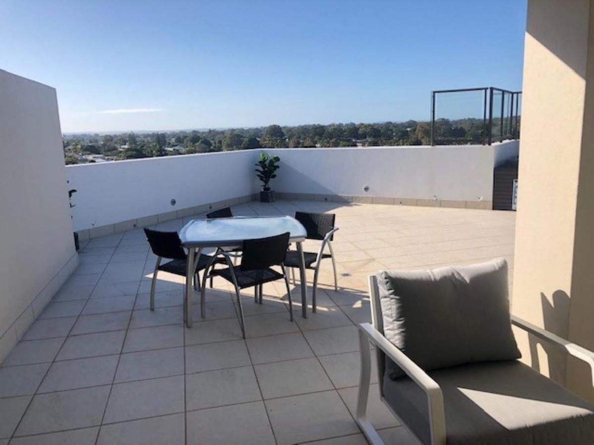 Grand Mercure Allegra Hervey Bay Exteriör bild Rooftop terrace