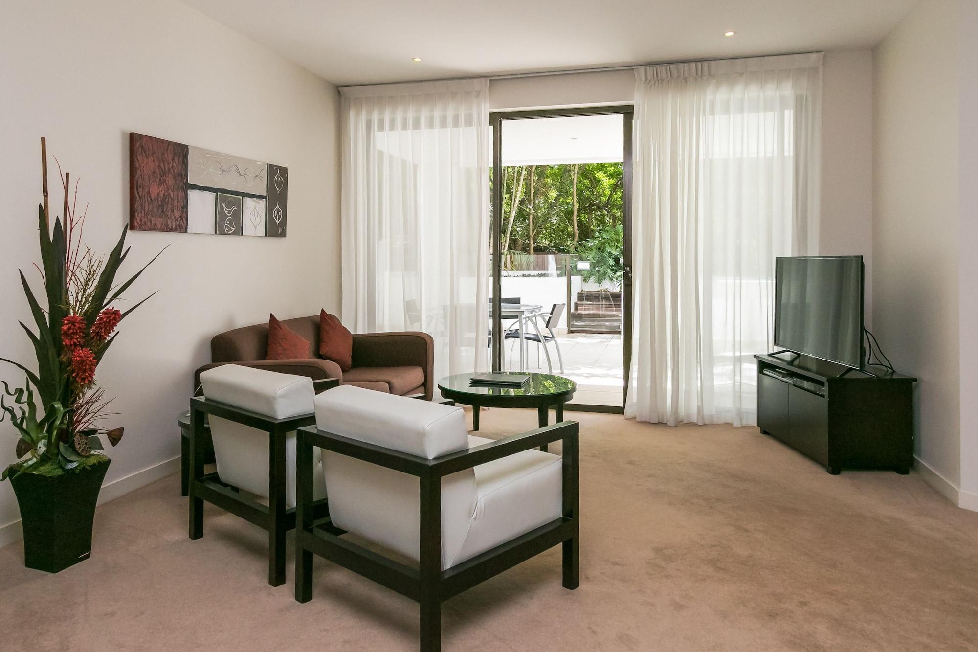 Grand Mercure Allegra Hervey Bay Exteriör bild A living room