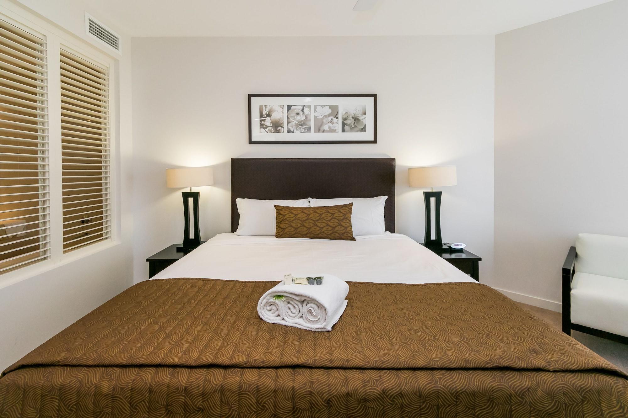 Grand Mercure Allegra Hervey Bay Exteriör bild A bedroom at the hotel