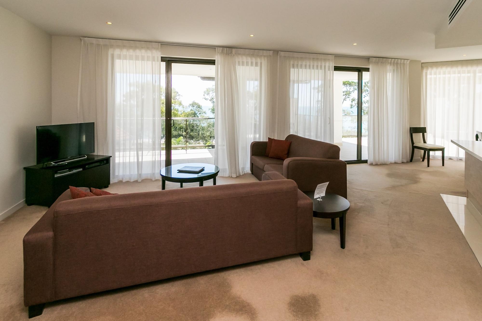Grand Mercure Allegra Hervey Bay Exteriör bild A living room
