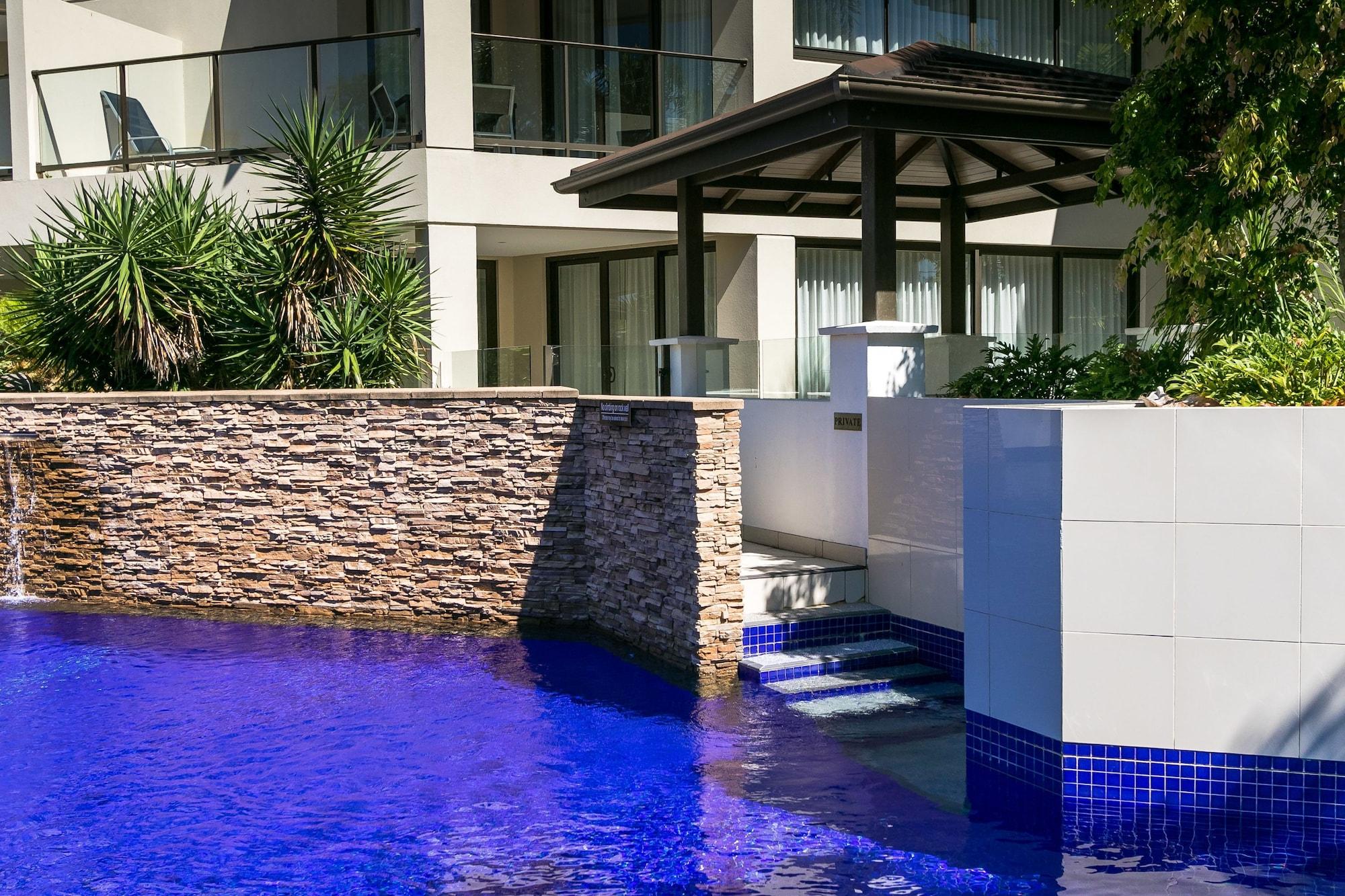 Grand Mercure Allegra Hervey Bay Exteriör bild A pool at the W Hotel, Brisbane