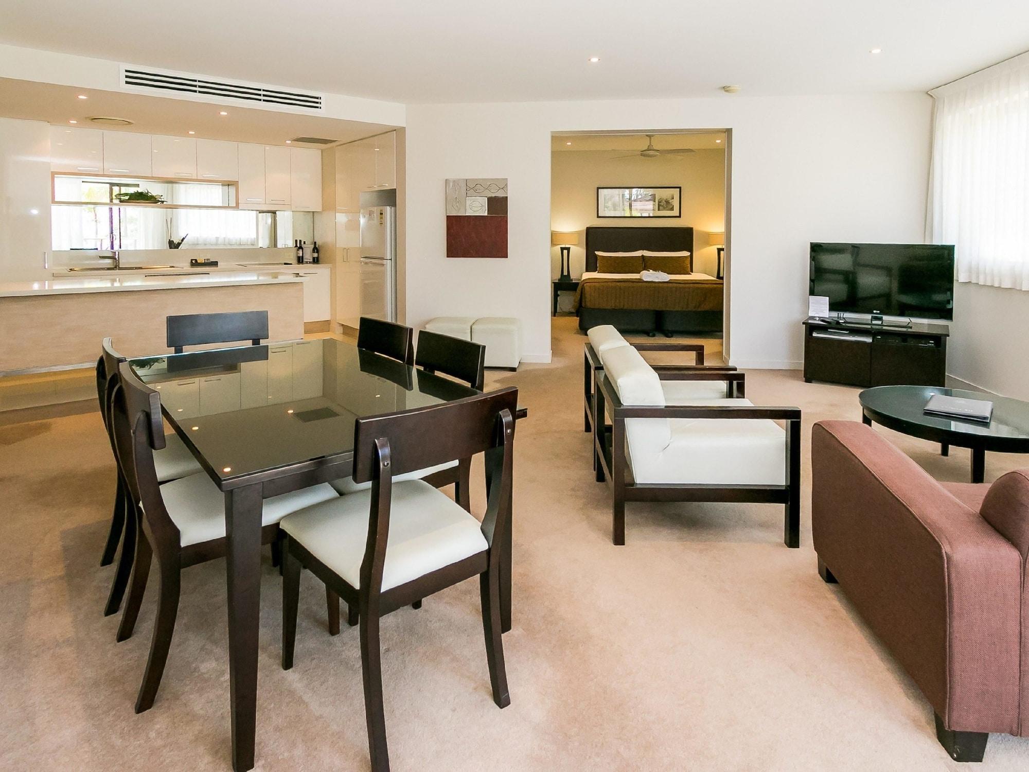 Grand Mercure Allegra Hervey Bay Exteriör bild A typical apartment