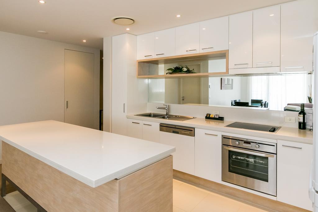 Grand Mercure Allegra Hervey Bay Exteriör bild A modern Australian kitchen