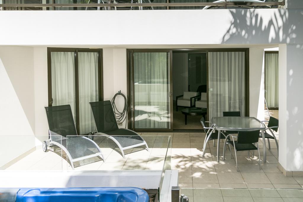 Grand Mercure Allegra Hervey Bay Exteriör bild A balcony