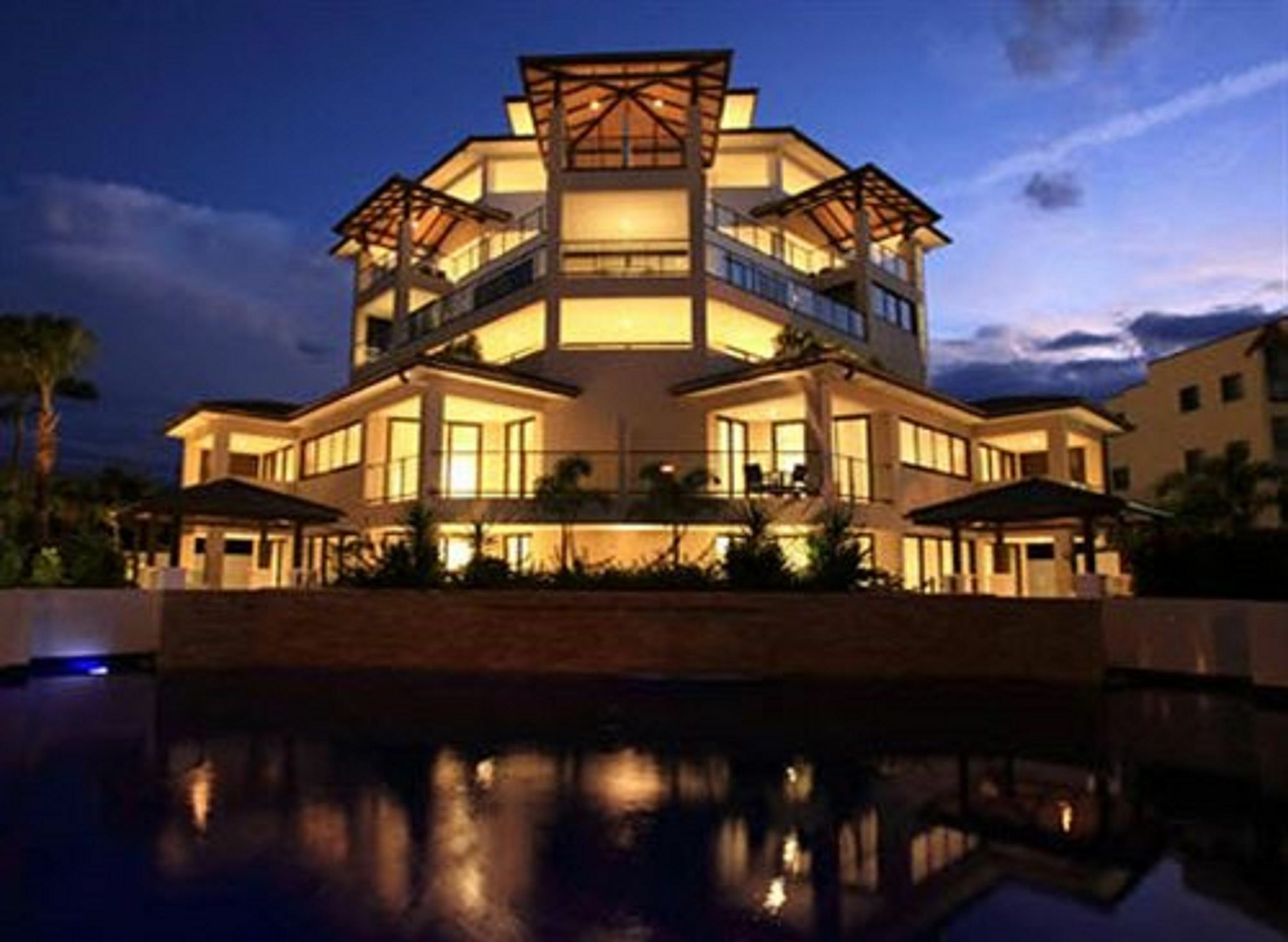 Grand Mercure Allegra Hervey Bay Exteriör bild The Royal