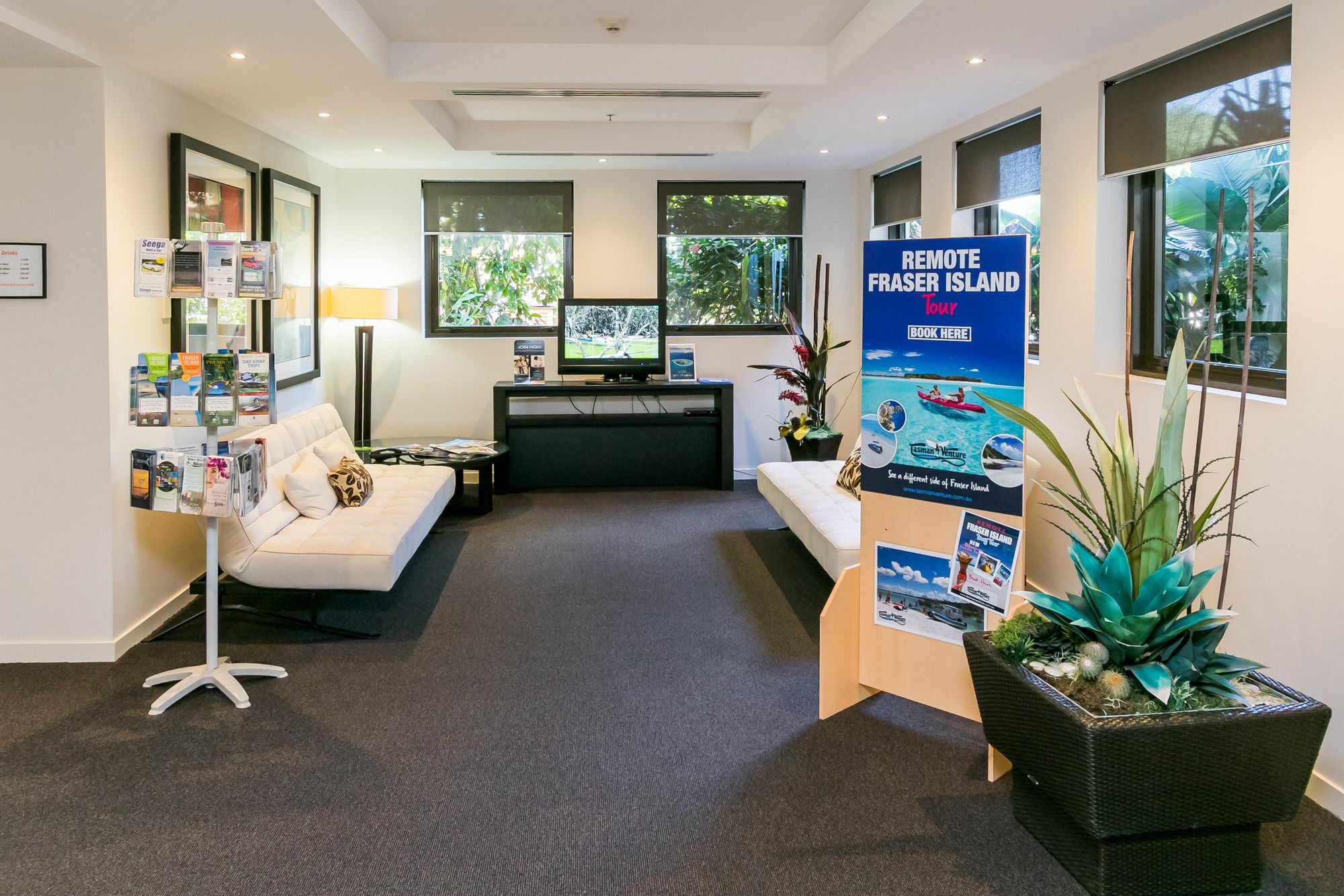 Grand Mercure Allegra Hervey Bay Exteriör bild Fraser Island Visitor Centre