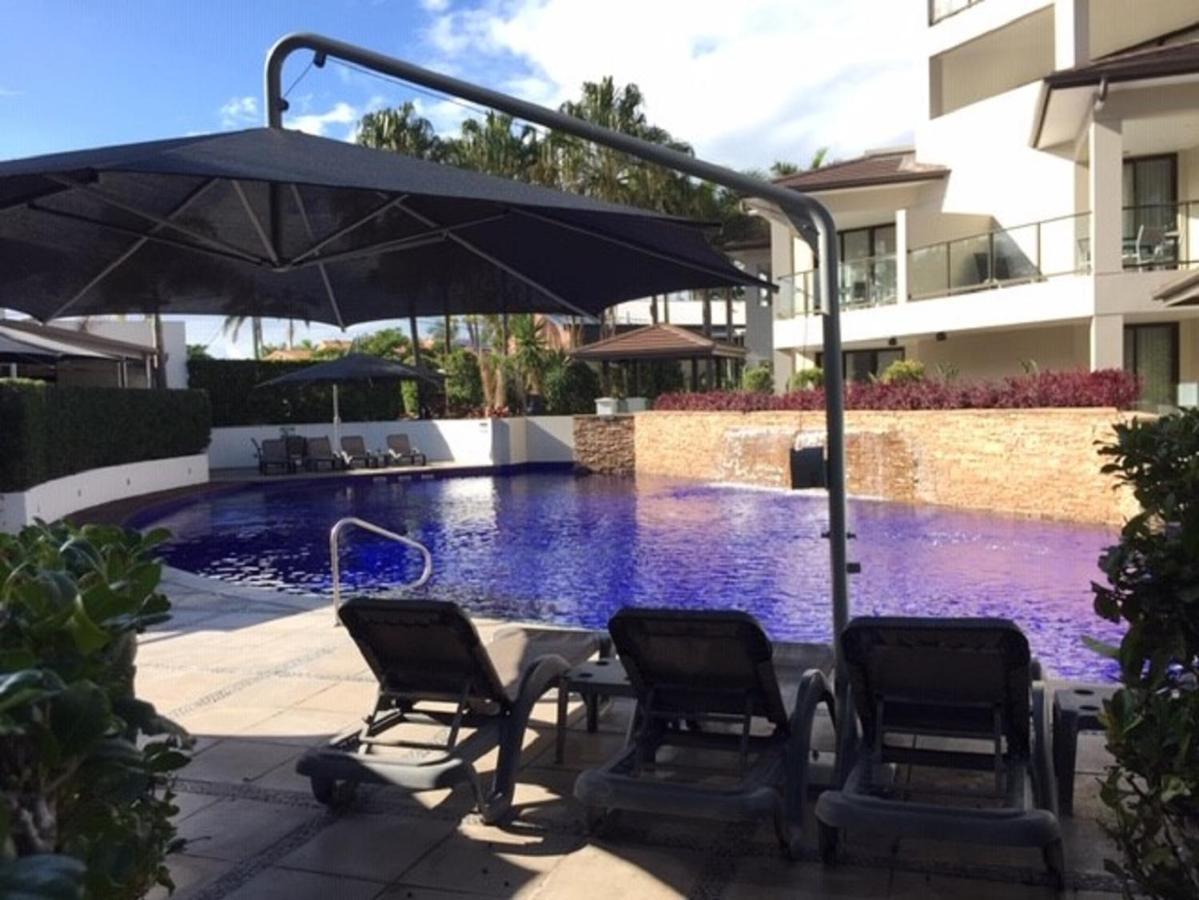 Grand Mercure Allegra Hervey Bay Exteriör bild The swimming pool at the hotel